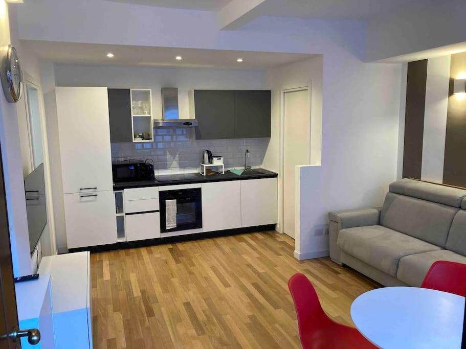 Сasa de vacaciones Bilocale Zona Bocconi-navigli Milán