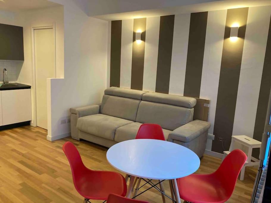 Bilocale Zona Bocconi-navigli Сasa de vacaciones Milán