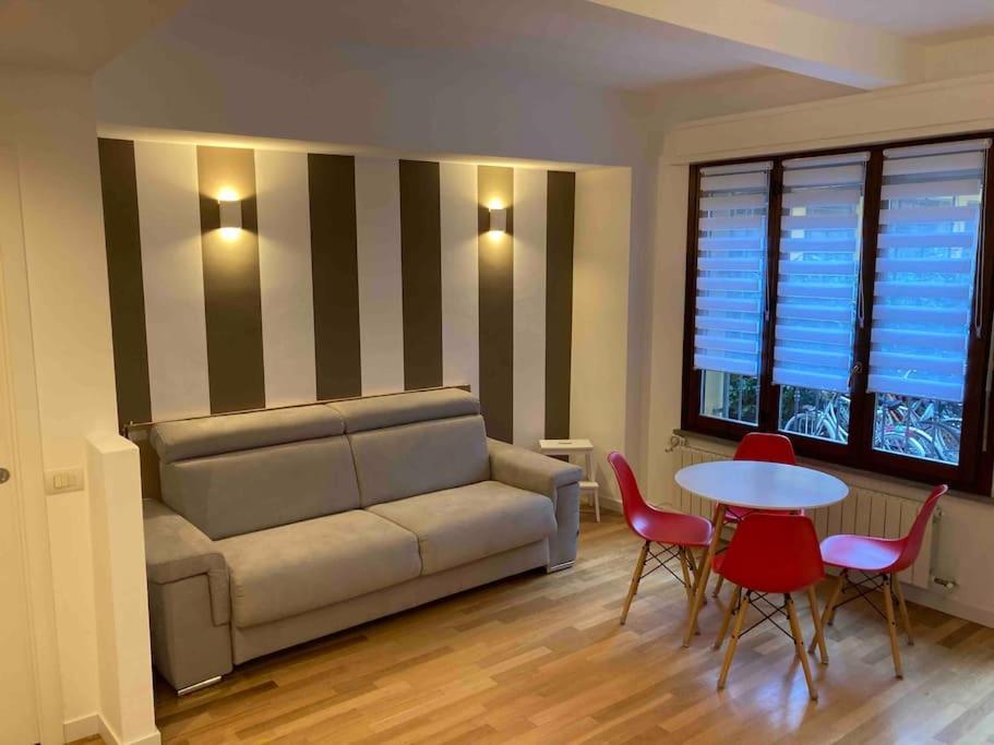 Bilocale Zona Bocconi-navigli Сasa de vacaciones Milán